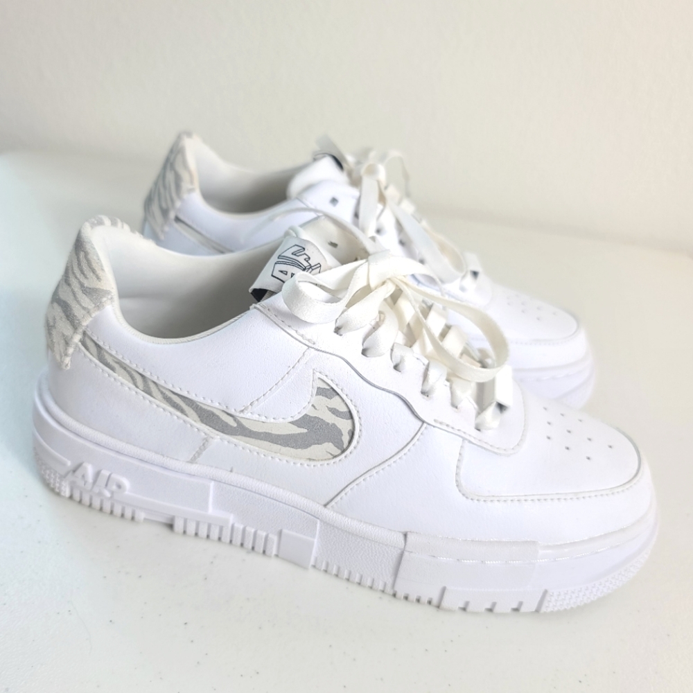 NIKE Air Force 1 White Pixel SE Zebra Sneakers - Picture 3 of 12